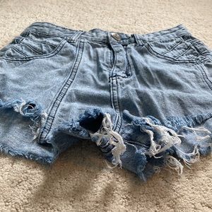 Size: women’s 30, brand: unknown, color: acid wash.